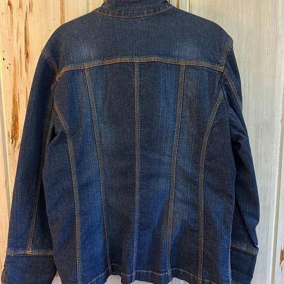 EUC Chico’s Toggle 4 Pocket Denim Jacket - Picture 6 of 8